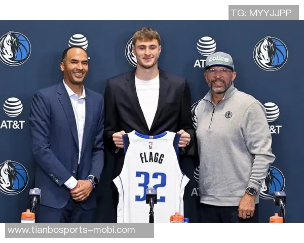 克里斯蒂称赞弗拉格篮下对抗能力出色并在关键时刻命中重要投篮